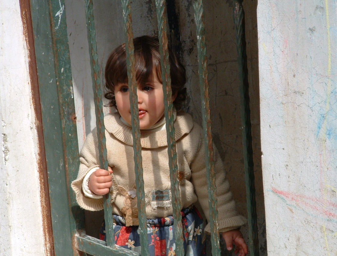 2022 Mar refugee child - COPY